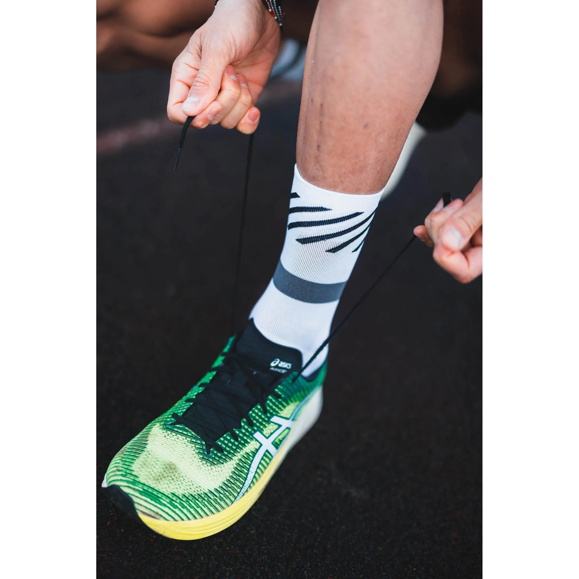 INCYLENCE RUNNING SOCKS - DISRUPTS WHITE