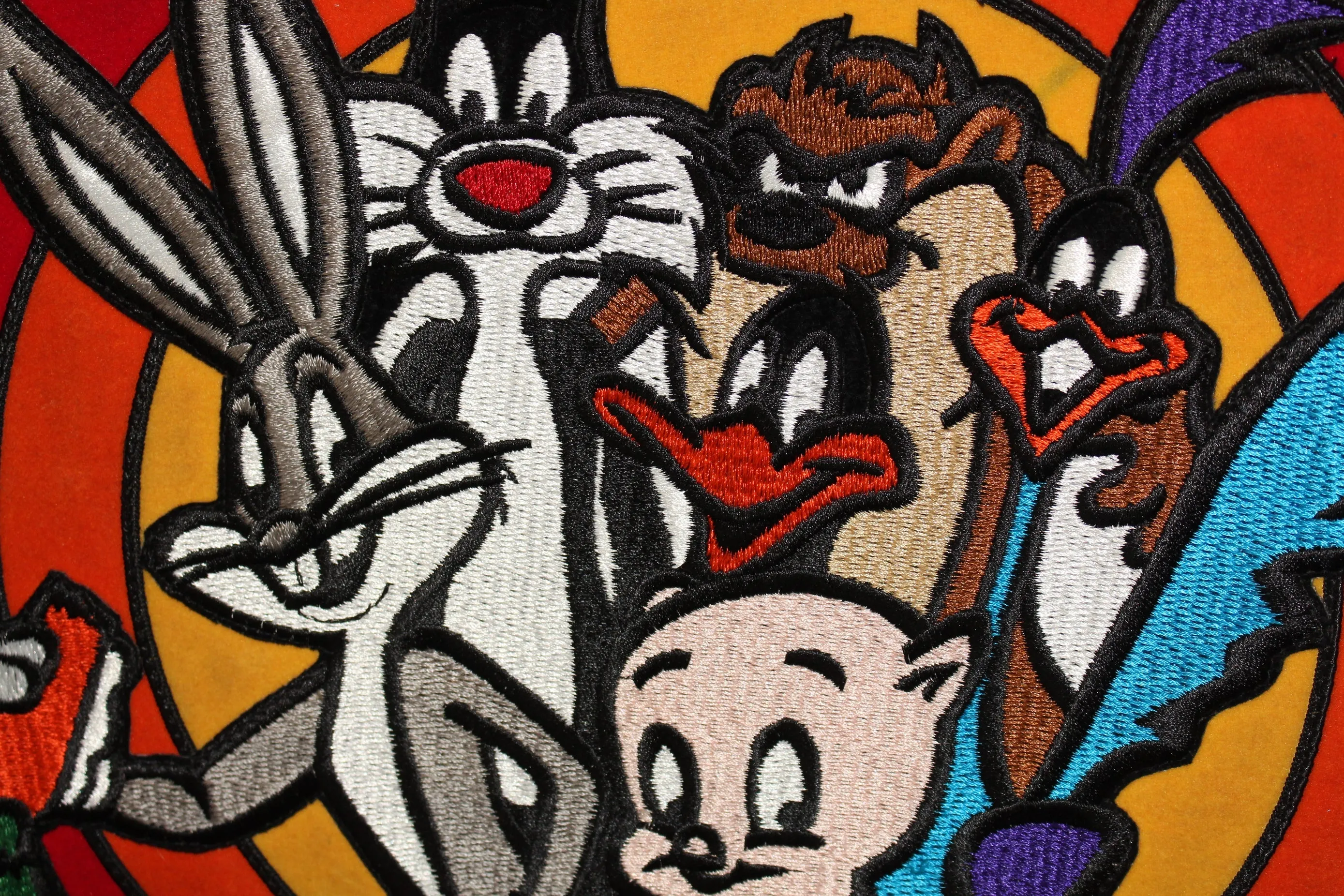 Here’s an optimized title for your e-commerce product:

Looney Tunes Vintage Leather Jacket by Jeff Hamilton - Size Large

This title includes key details that will attract potential buyers while being clear and descriptive.