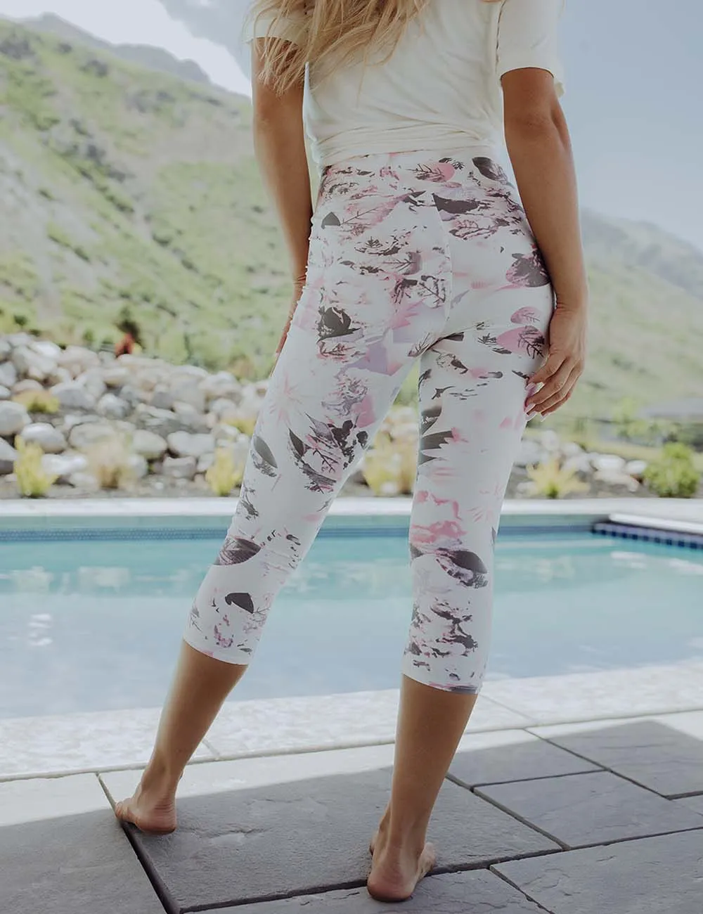 SA Exclusive Watercolor Capri Leggings