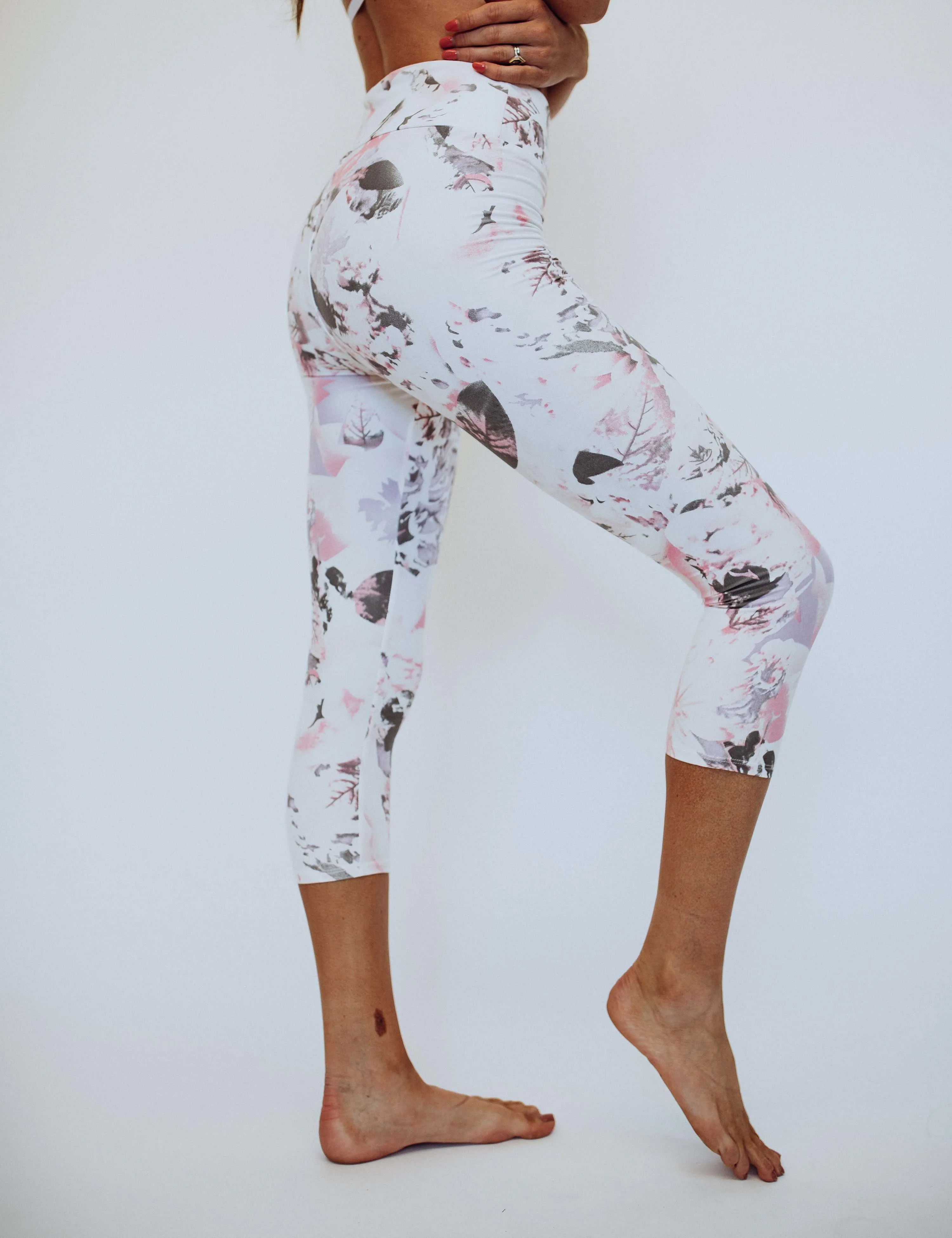 SA Exclusive Watercolor Capri Leggings