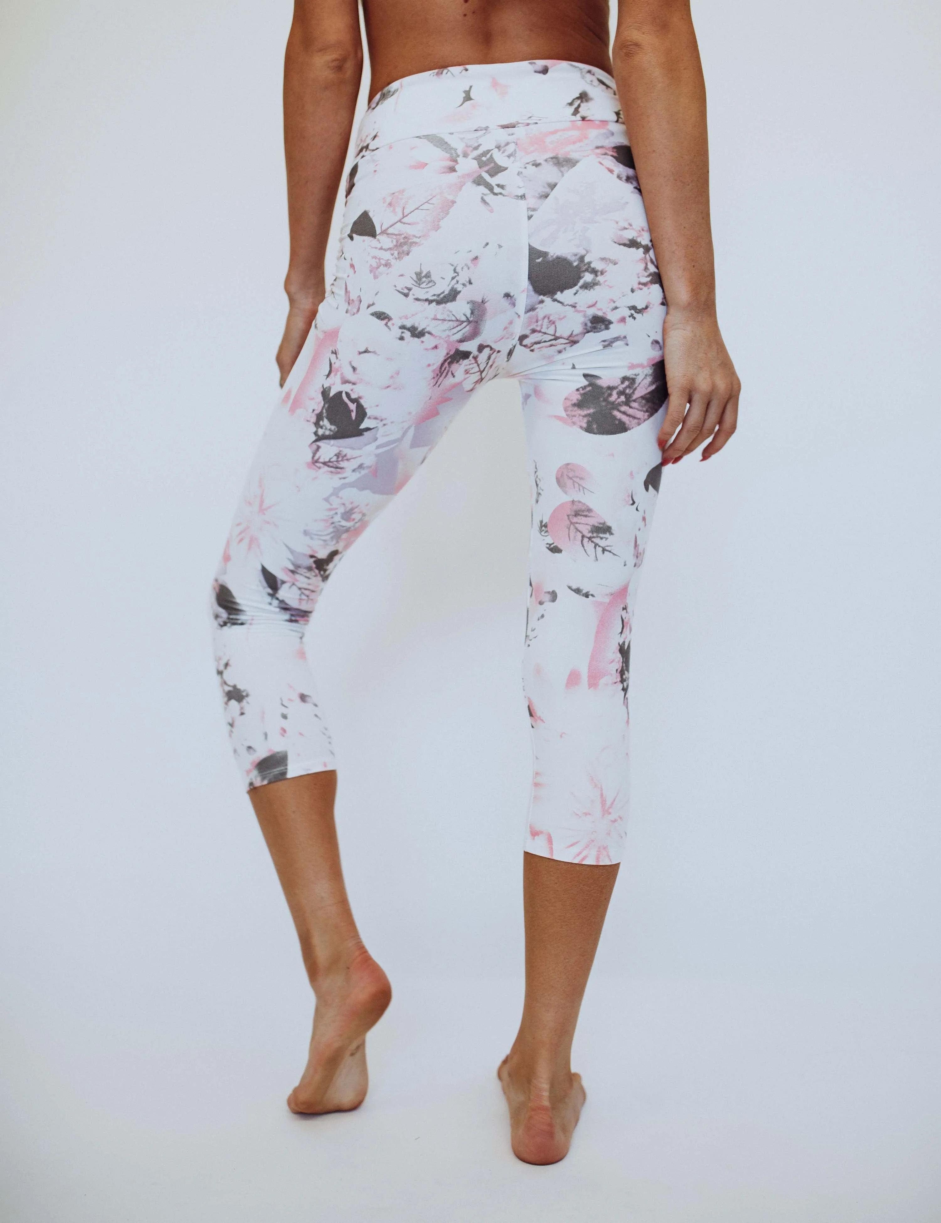 SA Exclusive Watercolor Capri Leggings
