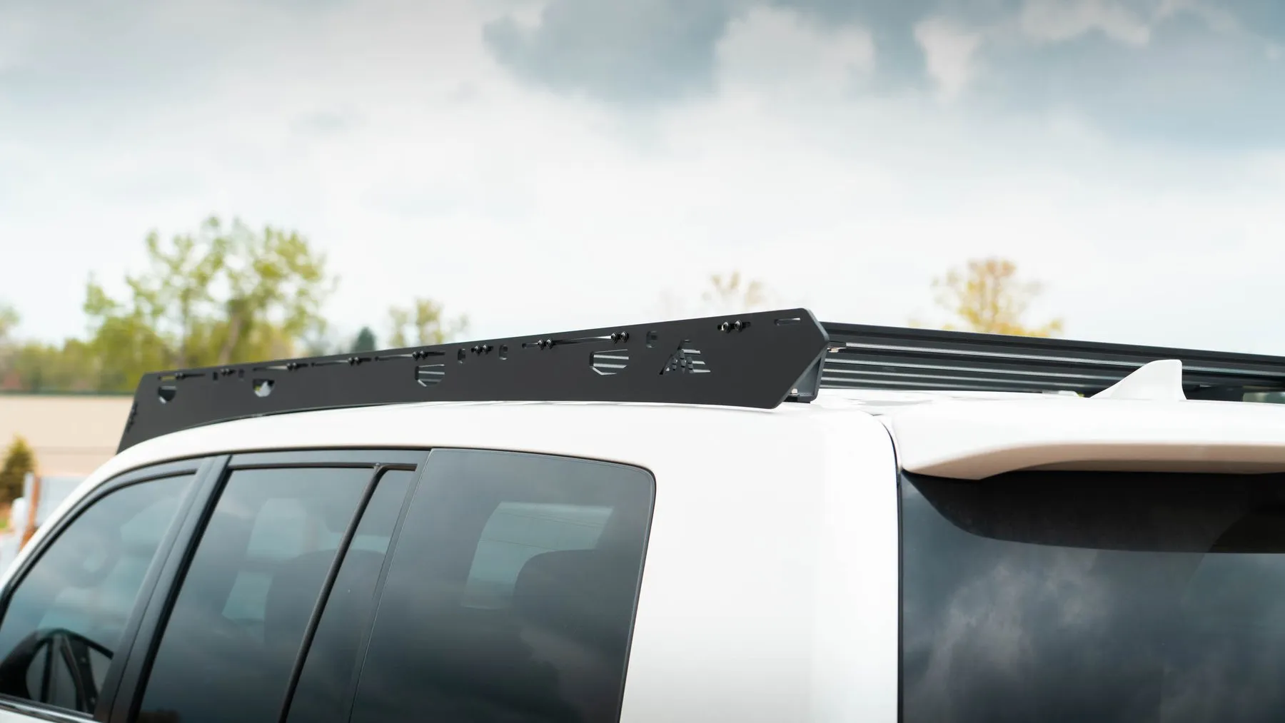 Sherpa Equipment Co - The Blanca (for Land Cruiser 200)